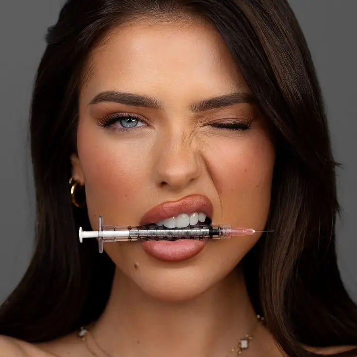 Imagen de AUMENTO DE LABIOS CON ÁCIDO HIALURONICO 